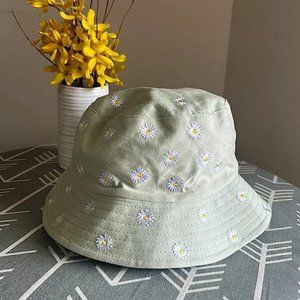 Forever 21 Juniors Sage Green floral 🌼 Daisy Bucket Hat 👒